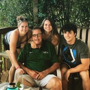 Meet your Posher, Simone